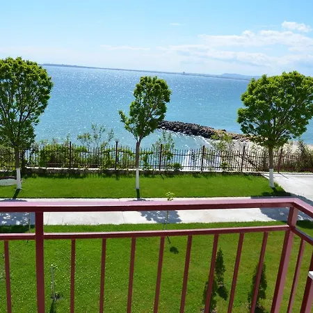 Single Private In Marina View Fort Beach Daire *