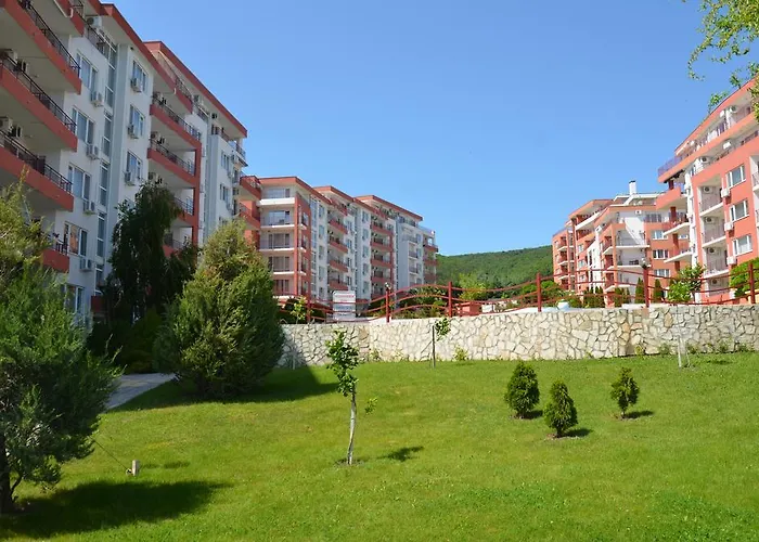 Single Private In Marina View Fort Beach شقة *