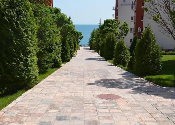 Single Private In Marina View Fort Beach شقة